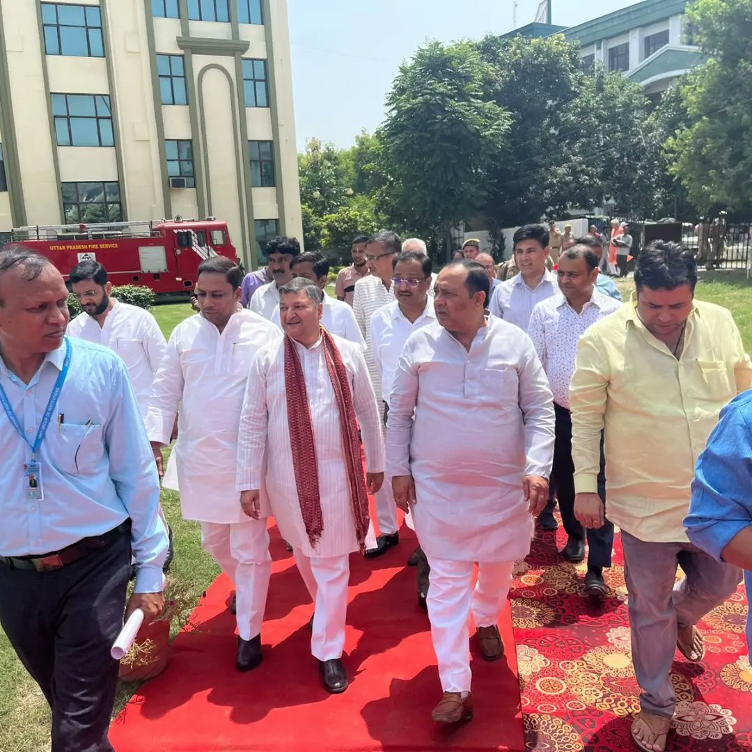 एक सार्वजनिक कार्यक्रम में।